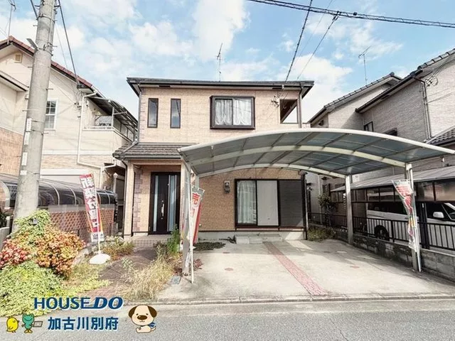 Parking for 2 cars with a carport! 4LDK used house with a loft for 14.8 million yen