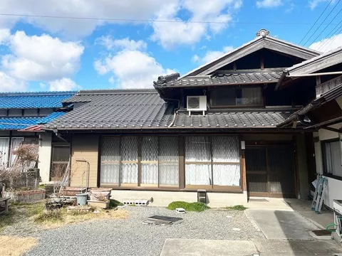 ◇ Site area over 181 tsubo! Two buildings + garage included (depending on vehicle type) ♪ Great for country living too!