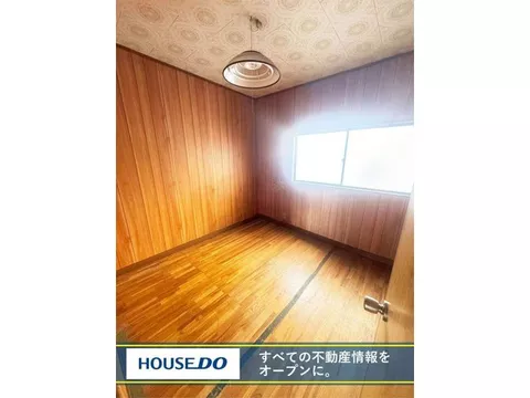 #Shoe box #Window in the kitchen #Within 10 minutes on foot to the supermarket #Hot water supply