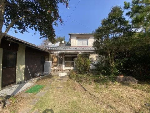 ☆Spacious land area of 192 tsubo☆ The large garden can be used for various purposes☆ Quiet