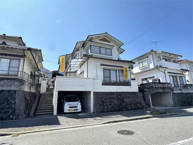 Kure City, Kamiyama 3-chome (Kure Station) 2 stories above ground, 1 basement, 5LDK