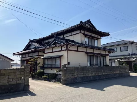 Yoshioka Kamiminami, Shonai Town, Higashitagawa District (Nishibukuro Station) 2-story building 8DK - Image 1