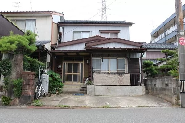 Fukui City, Seiwa 2-chome (Fukui Station) 2-story building 5DK
