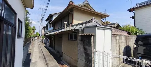 Gojo-city Okaguchi 1-chome (Gojo Sta.) 2F 6DK

2,990,000 yen