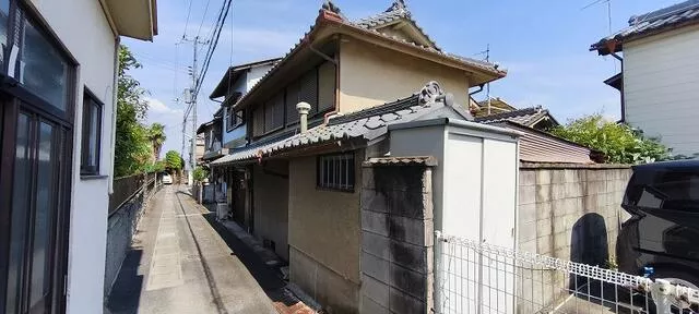 Gojo-city Okaguchi 1-chome (Gojo Sta.) 2F 6DK

2,990,000 yen