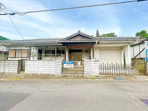 Used single-family home in Iwakuni City, Shuto Town, Sakagawa