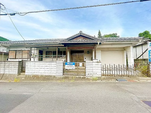 Used single-family home in Iwakuni City, Shuto Town, Sakagawa