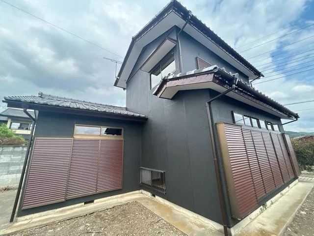 ◆ Renovated! ◆ Parking for 2 cars OK! ◆ Convenient surrounding environment for daily shopping!