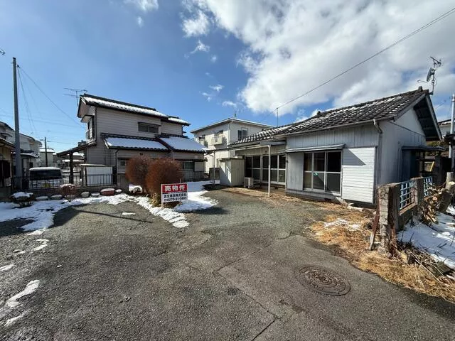Midori City, Omama Town Omama (near Kiryu Stadium Station) Single-story building 3K