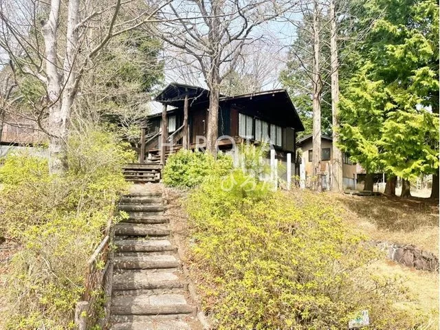 Just 3 minutes by car from Yufuin Interchange! Enjoy two types of hot springs: hinoki bath and marble bath.