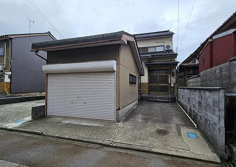 Used single-family home, Manyosen Kyukan Irin Medical Center Mae Station 11 minutes on foot