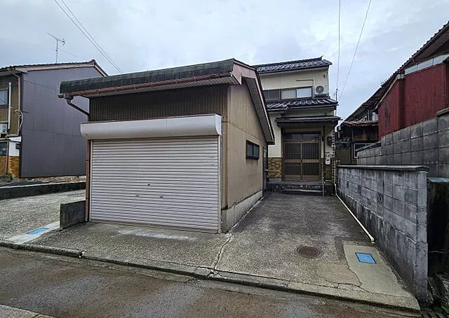 Used single-family home, Manyosen Kyukan Irin Medical Center Mae Station 11 minutes on foot