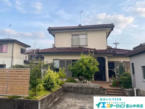 Toyama City, Tsukioka Higashi Midori-cho 3-chome (Tsukioka Station) 2-story 3LDK