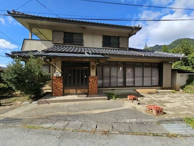 Koshu-shi, Yamatocho Tano (Kai Yamato Sta.) 2F 7DK

Koshu-shi, Koshu