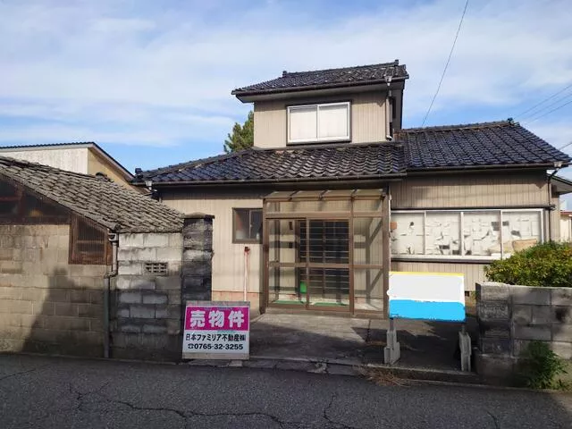 Uozu City, Hotada (Shin-Uozu Station) 2-story 6DK