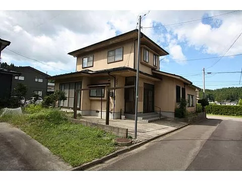 Used single-family home, 4 minutes on foot from Ugo Kameda Station on the JR Uetsu Main Line - Image 1