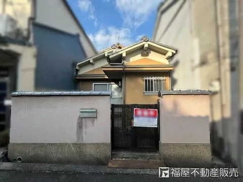 5 minutes on foot from Kintetsu Kashihara Line "Kujō" Station