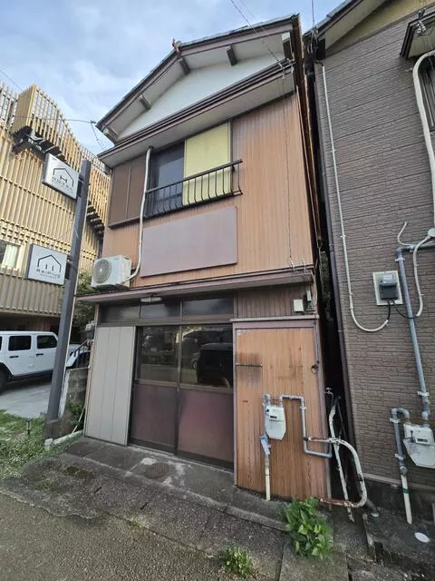 Kochi City, Shioyazaki-cho 1-chome (Ume no Tsuji Station) 2-story building 2DK