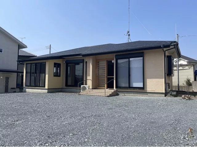 Immediate move-in available! Good sunlight♪ Popular single-story house! Perfect for those considering a change of residence♪ Spacious lot of 92 tsubo
