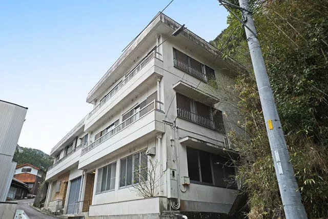 Miyoshi City, Yamashiro Town, Okawamochi (Awa-Kawaguchi Station) 3-story 6SDK