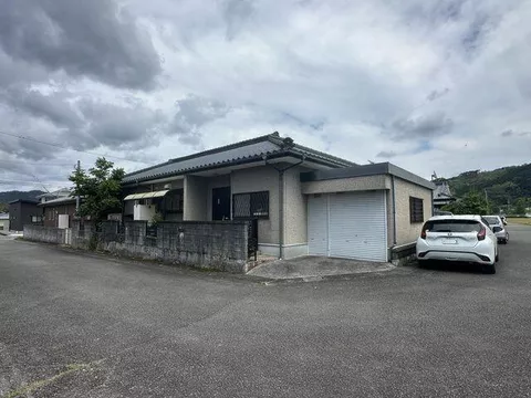 Nishinihon City, Todaka 2-chome (Nichinan Station) Single-story building 4DK