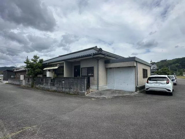 Nishinihon City, Todaka 2-chome (Nichinan Station) Single-story building 4DK