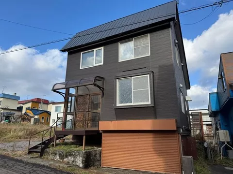 Hamachuo Town, 2.3 million yen