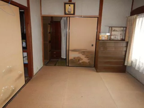 Iyo City, Minato Town (Gunchu Station) Single-story building 4DK