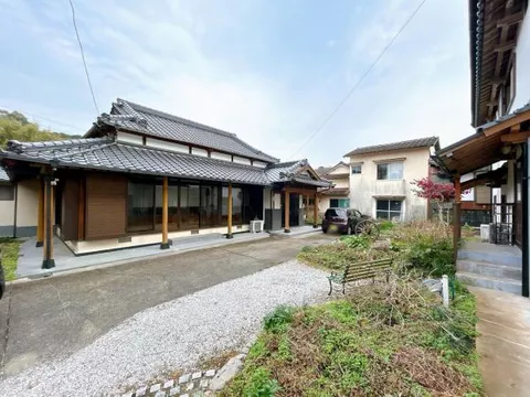 Kami Amakusa City, Oyano Town, Iwa (Mikado Station) Single-story building 5DK