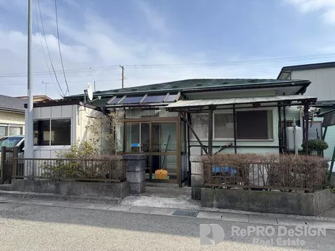 Akita City, Iijima Nishibukuro 3-chome (Dozaki Station) Single-story building 4LDK