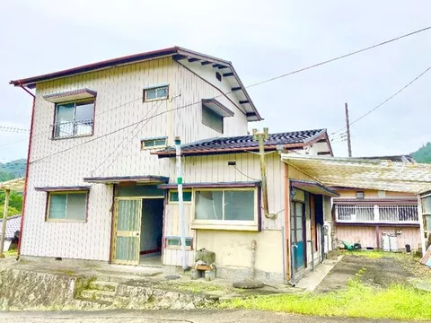 ■ How about relocating or having a second house in a nature-rich area along the Kuji River?