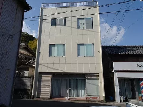 Minami-cho, Kaibe-gun, Aza Nishi-no-chi (Yuki Sta.) 4F 6DK

2,000,000 yen