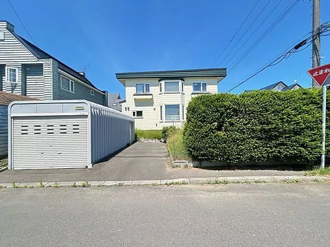 Used single-family home in Ishikari City, Hanakawa Kita 2-jo 1-chome