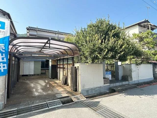 Kochi City, Totsu 1-chome (Chiyoricho San-chome Station) 2-story building 6DK