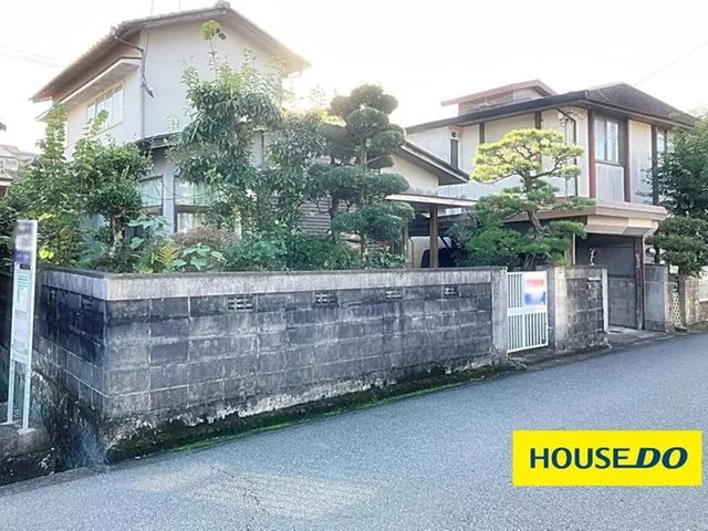 A spacious lot of 191 tsubo with a garden and space for a home vegetable garden on the south side!