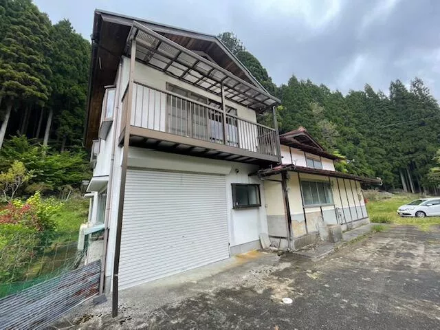 2F 6DK in Chigusa-cho, Shiso-city, Shiso (Harima-Shingu Sta.)

1,980,000 yen