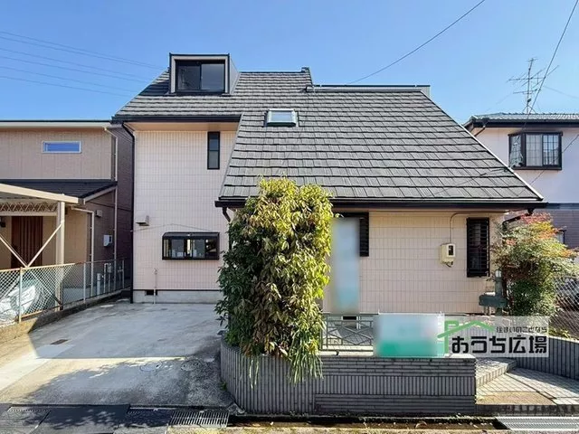 A house with wide balconies on two sides!? All rooms equipped with storage × spacious 6 tatami mats or more♪