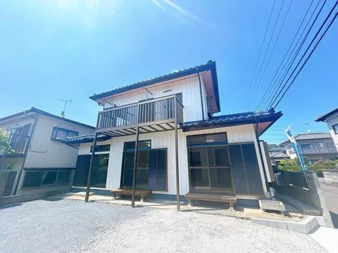 [Open House Held] [Renovated] Parking available for 4 standard cars in a vertical arrangement. Seismic diagnosis has been conducted.