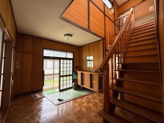 A home where you can live freely with your family near nature.