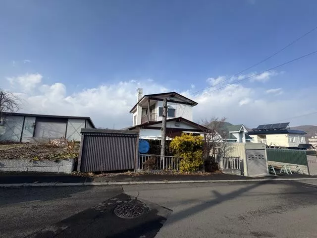 11-chome, Fujino, Minami Ward, Sapporo City (Makomanai Station) 2-story building 4LDK