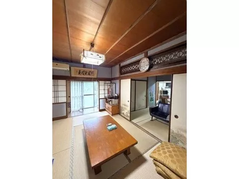 Area of Tomino Elementary School and Tomino Junior High School! Within a 5-minute walk to elementary and junior high schools!