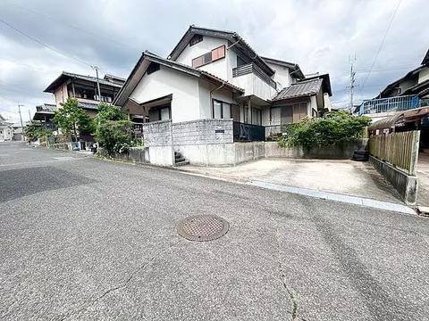 Used single-family home in Kamiyahama-cho Nishiyama, Tokushima City