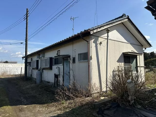 Katori County, Tako Town, Iizasa (Higashinari Station) Single-story building 4DK