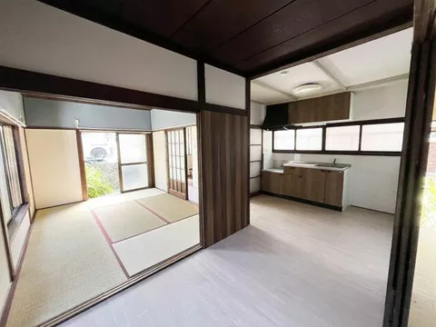 Yokosuka City, Hirasaku 5-chome (Kinugasa Station) 2-story building 2SDK