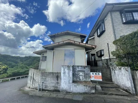 Kagoshima City, Chinen 2-chome, 2 stories above ground and 1 basement, 3K