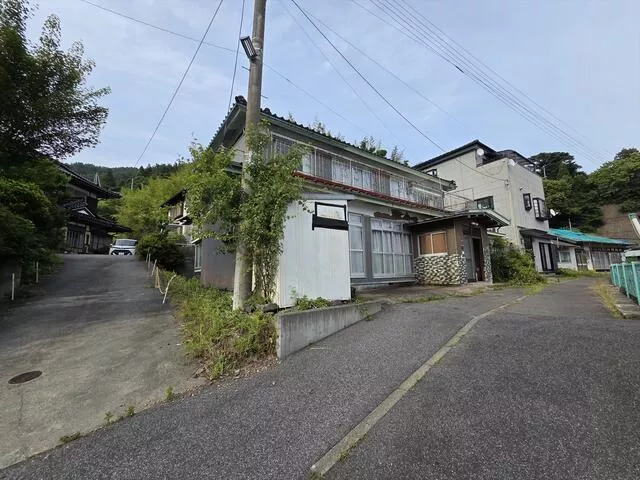 JR Ou Main Line "Aomori" Station, 19 minutes on foot
