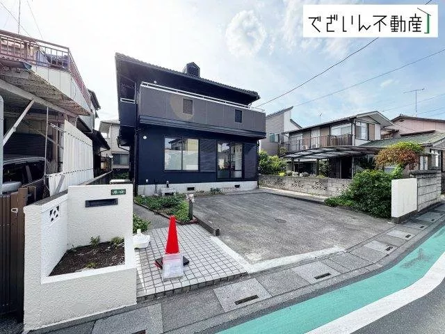 Full renovation completed for both interior and exterior ■ Constructed by Daiwa House ■ City gas and public sewer ■ All rooms are over 8 tatami mats