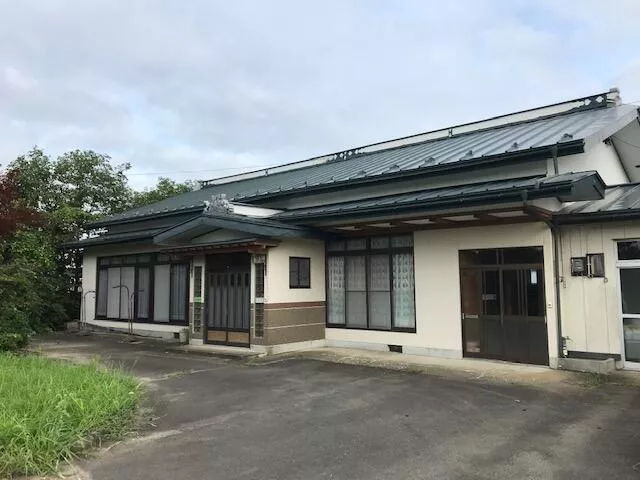 Kanegasaki Town, Iwate County, Mikajiri Kamishinden (Rokuhara Station) 1-story 5DK