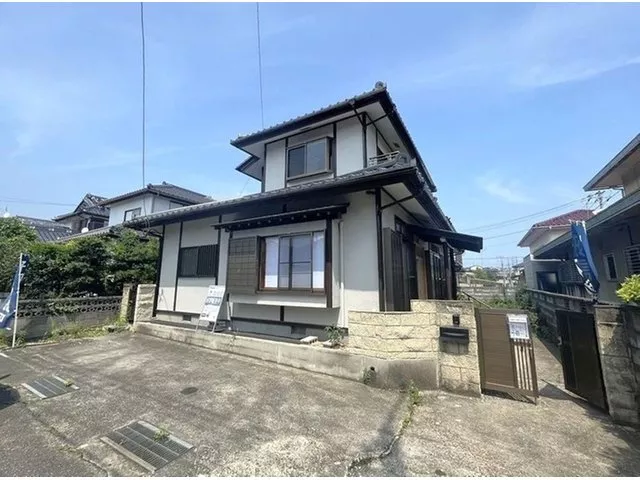 "Immediate viewing available" Renovation completed!! Land approximately 62 tsubo, building approximately 35 tsubo with 5LDK♪ Parking for 2 cars available♪