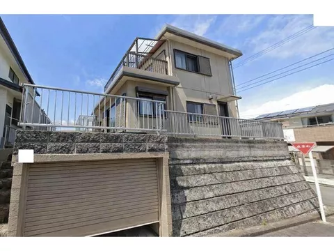 Renovation completed in February 2002! A bright 5LDK with a south-facing garden♪